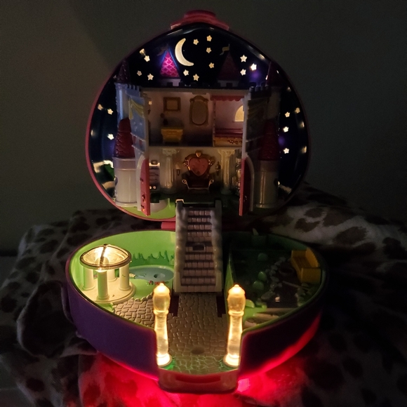 Polly Pocket Starlight Castle 1992 - Working Lights - Picture 9 of 13